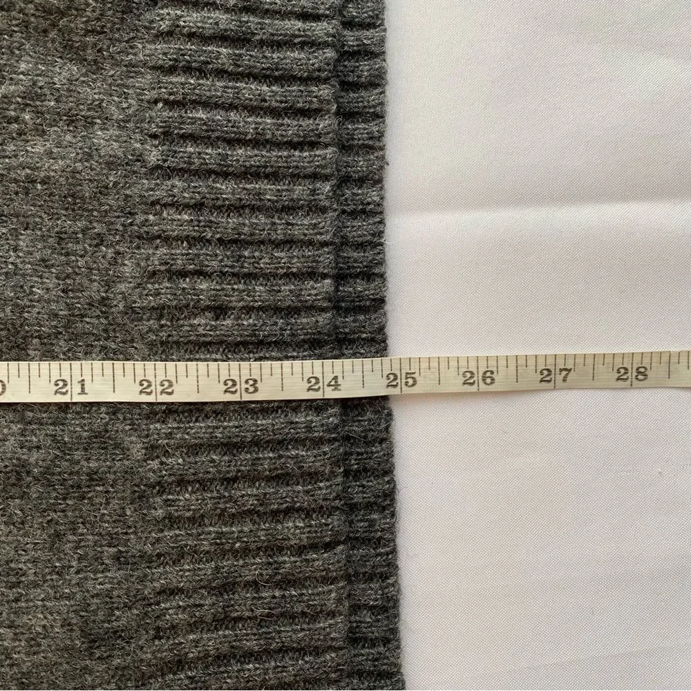 Vintage J. Crew Gray/ Colorblock 100% Wool Crewneck Pullover Sweater Size Small